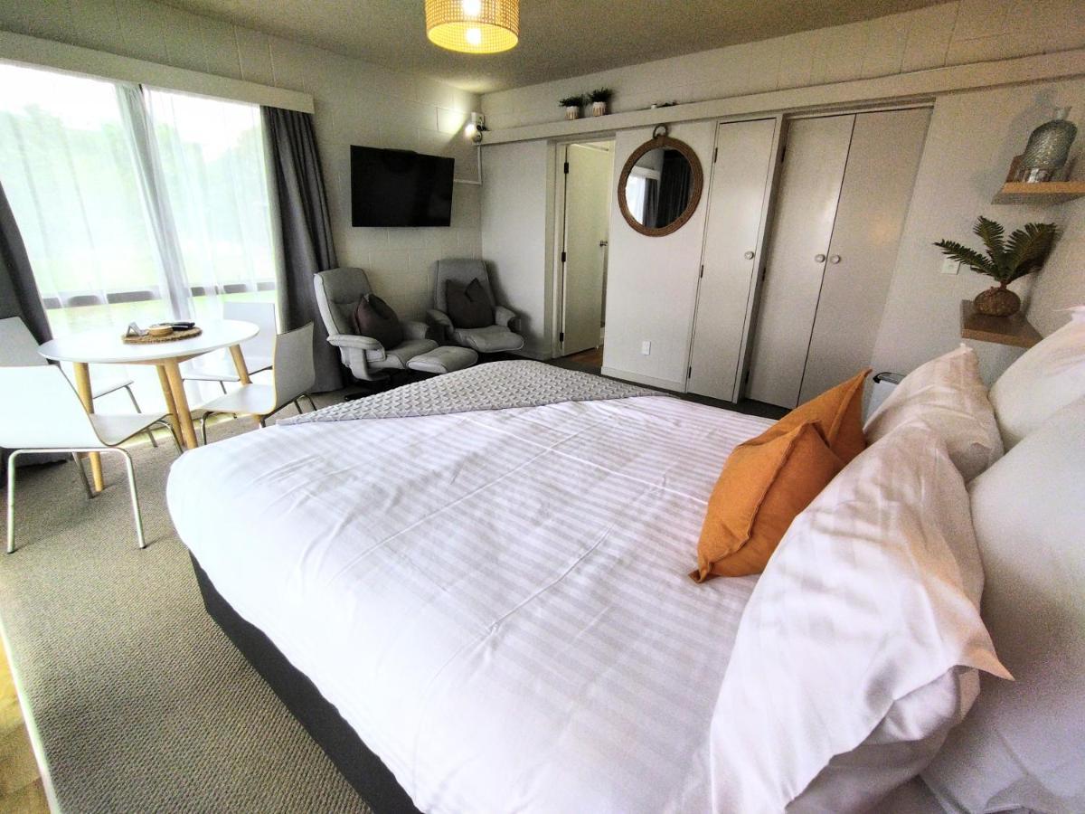 Whispering Sands Beachfront Motel Gisborne Exteriör bild