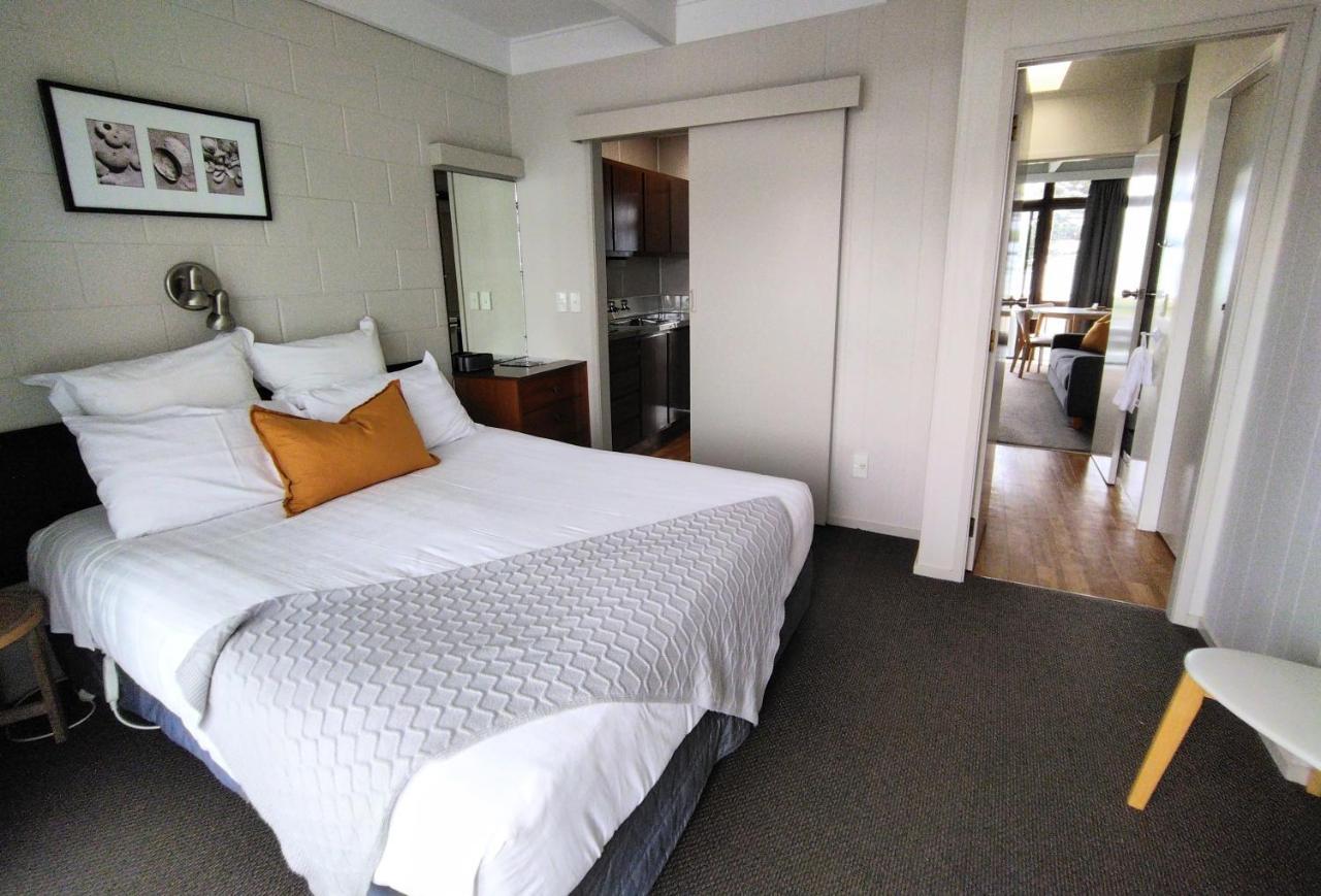 Whispering Sands Beachfront Motel Gisborne Exteriör bild