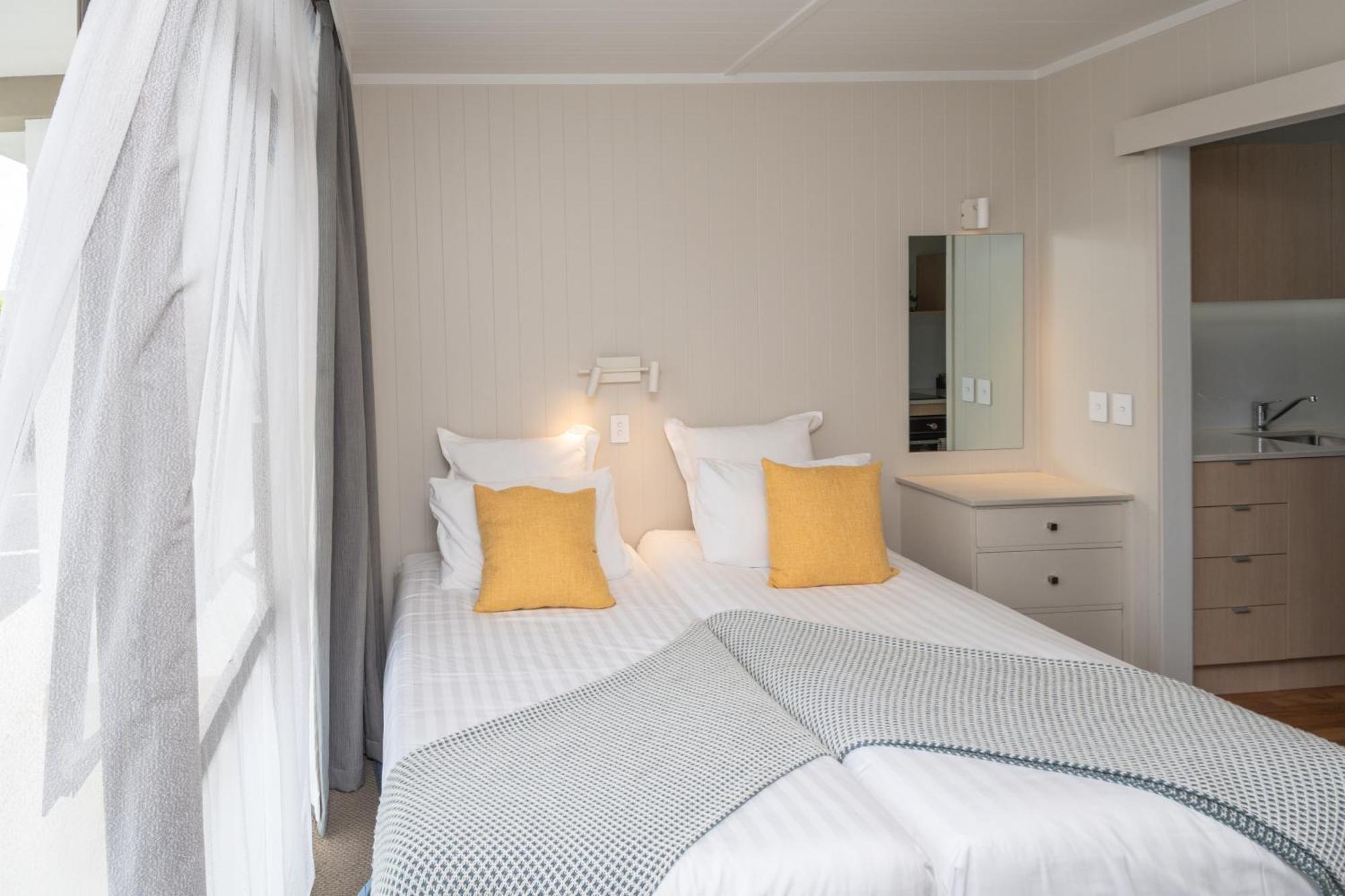 Whispering Sands Beachfront Motel Gisborne Exteriör bild