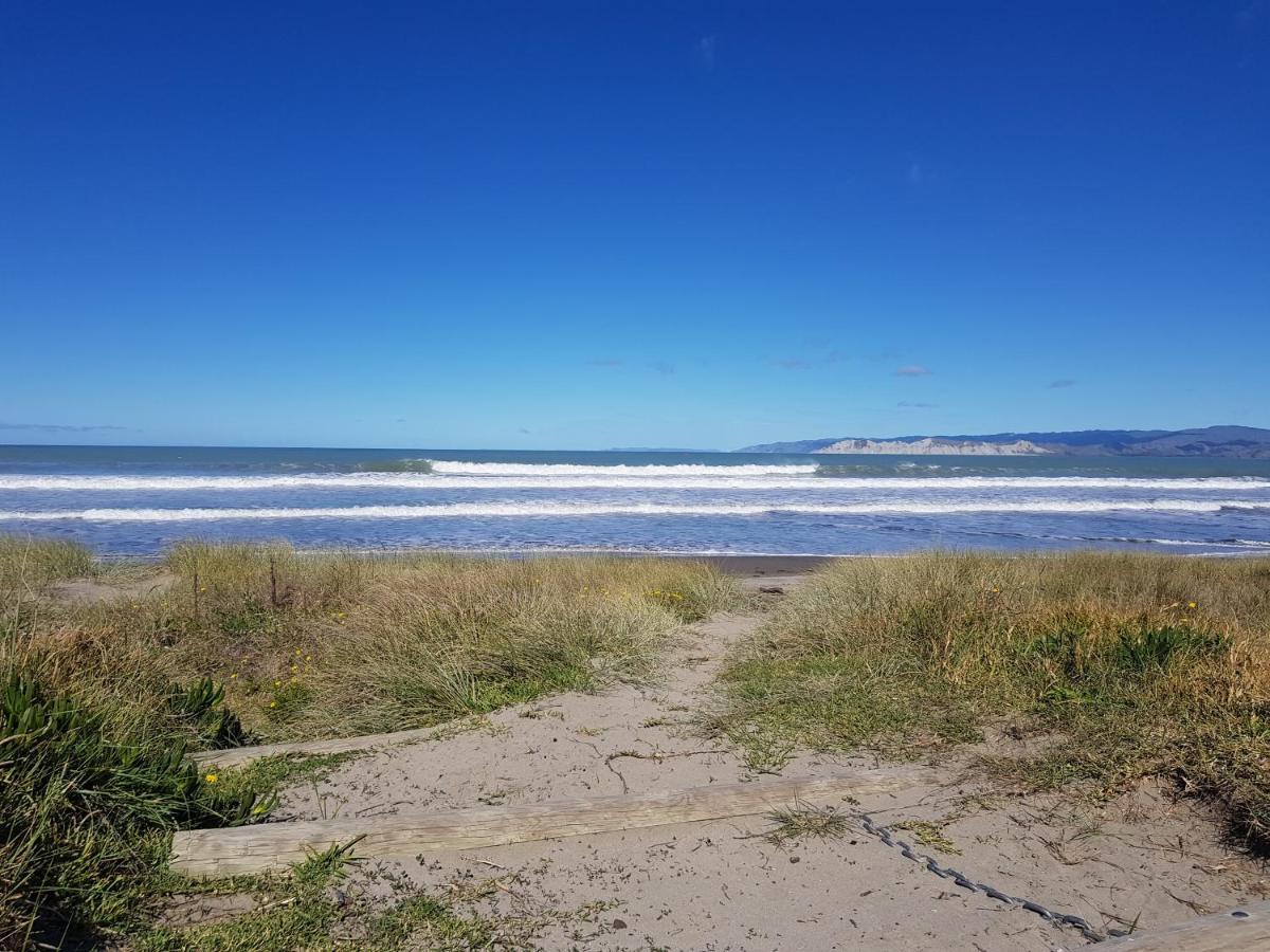 Whispering Sands Beachfront Motel Gisborne Exteriör bild