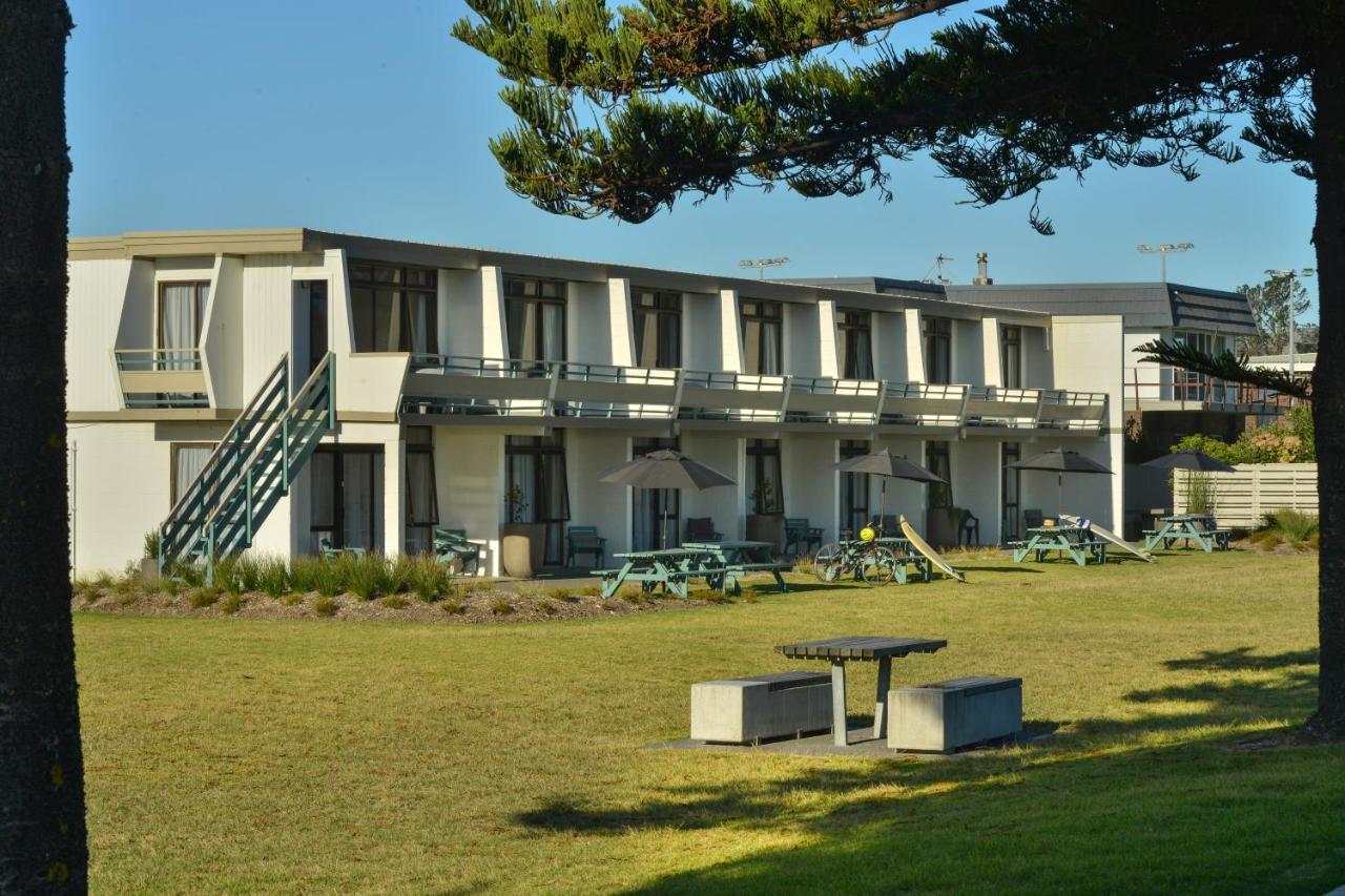 Whispering Sands Beachfront Motel Gisborne Exteriör bild